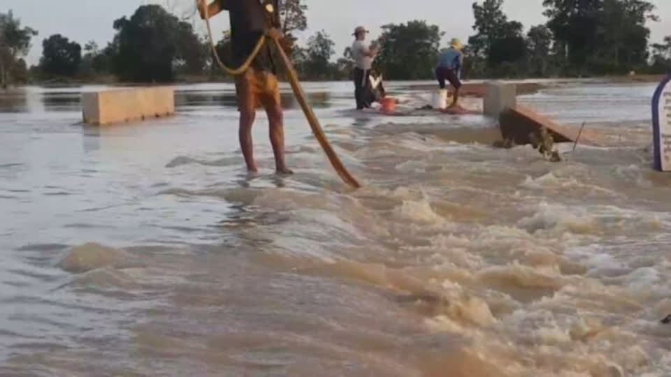柬埔寨持续降雨，导致多条路被洪水“切断”！