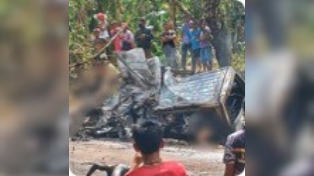 菲律宾南部两车相撞起火 17人死亡