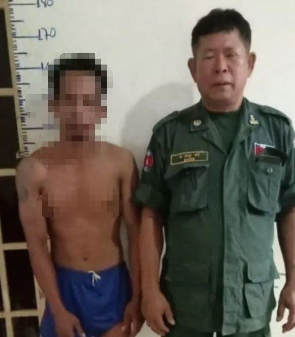 柬埔寨2名醉汉耍酒疯殴打多名和尚，被捕后还满面笑容