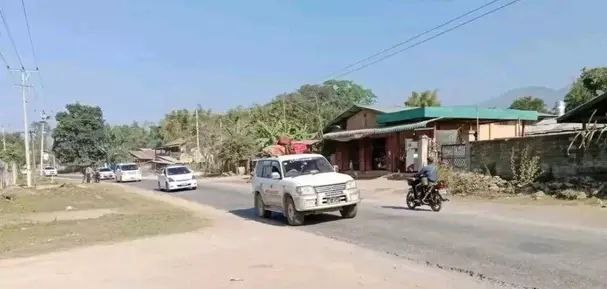 第3次谈判失败缅甸民众拖家带口逃离至腊戌县城