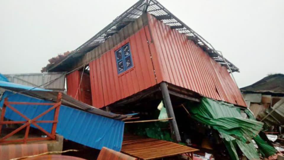 雷雨强风造成柬埔寨140多间民宅受损，7人受伤！
