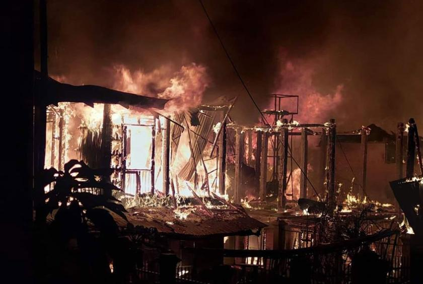 孟邦榜镇发生火灾，造成四名家庭成员死亡并摧毁八所房屋