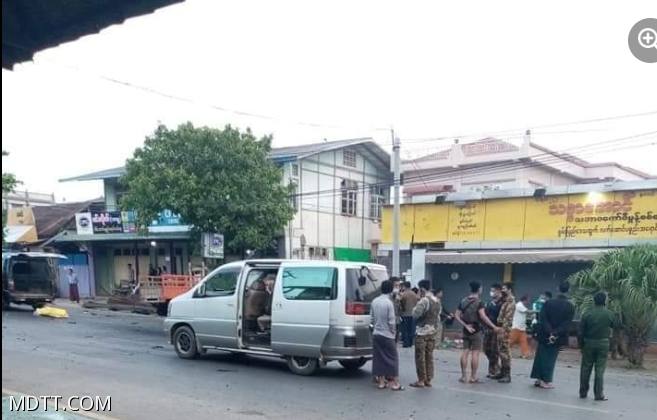 缅北瑙丘2名男子炸银行时，手中炸弹突然爆炸