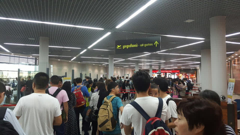 航班几乎满座！柬埔寨游客前往泰国和新加坡数量剧增！