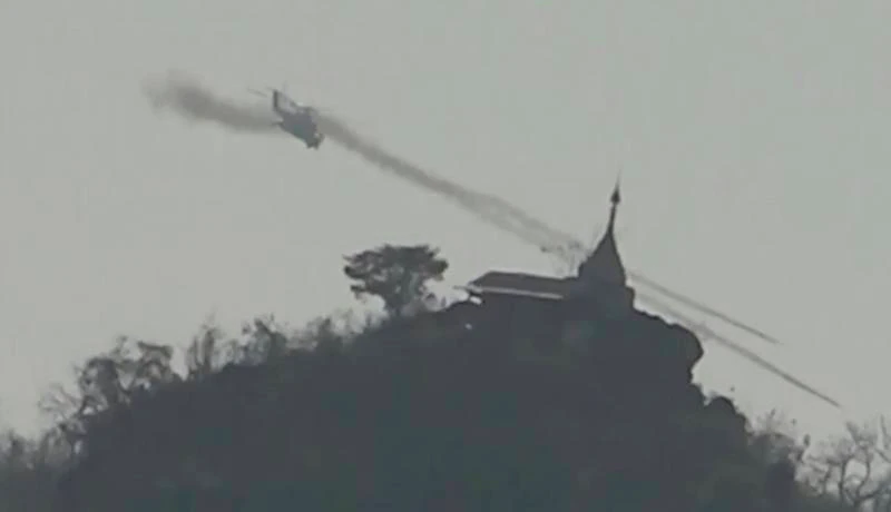 目击者：军队在缅甸东部发动数十年来最严重的袭击