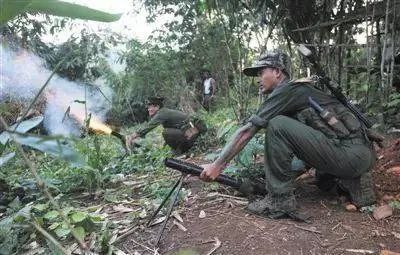 解放军靠近缅甸进行实弹演习连打34小时