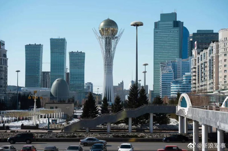 哈萨克斯坦总统同意首都名字改回阿斯塔纳                                  哈萨克斯坦首都又要改名#据俄罗斯卫星通讯社9月13日消息，哈萨克斯坦总统新闻秘书鲁斯兰•杰尔迪拜表示，托卡耶夫总统同意把哈萨克斯坦议员提出的关于恢复该国首都原名阿斯塔纳的提案纳入宪法修正草案。在领导哈萨克斯坦近30年的纳扎尔巴耶夫卸任后，哈萨克斯坦首都于2019年3月从阿斯塔纳更名为努尔苏丹。