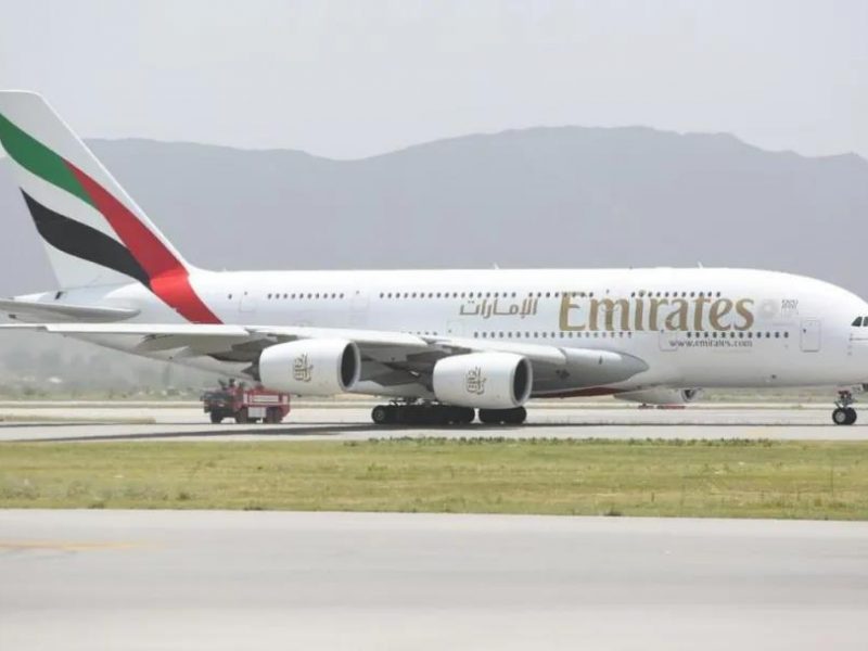 阿联酋航空两架波音777险些相撞，4名飞行员被解雇