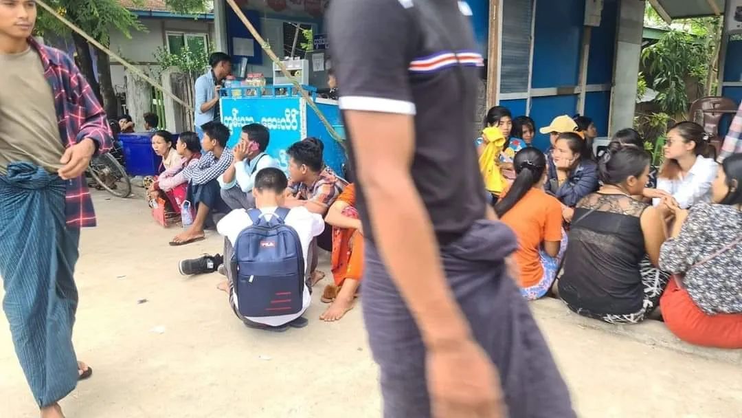 “内急想上卫生间都不敢去！”缅甸边境妙瓦底移民局被挤爆