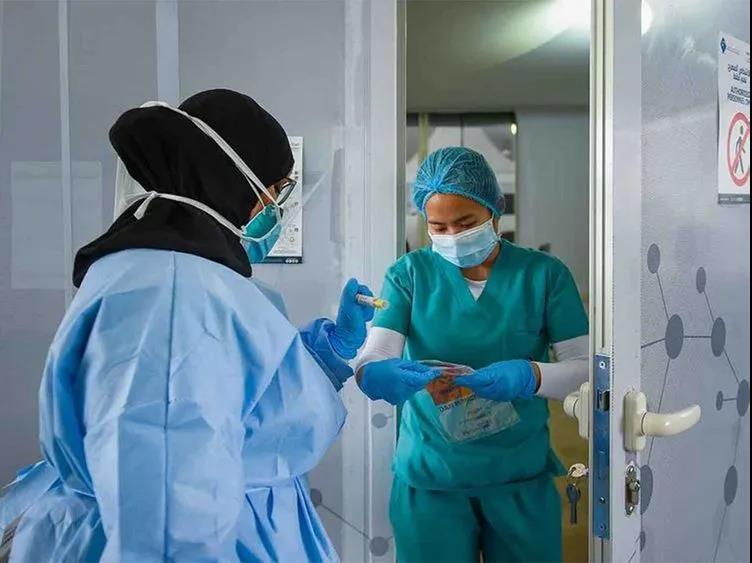 阿联酋疫情(1.15)｜新增3068例，疫情反弹，专家呼吁父母关注孩子健康