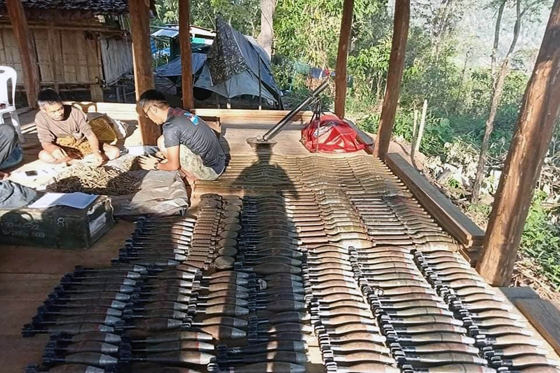 克伦民族联盟在袭击泰国边境附近的军政府基地时杀死士兵并夺取“大量武器”