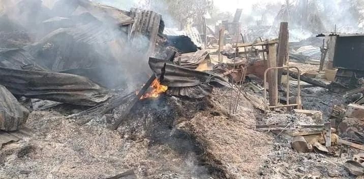 缅甸实皆省一个村寨遭部队纵火，一名老年男子在火中丧生