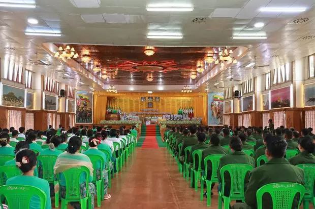 缅军东北军区举行成立51周年阅兵式暨颁奖典礼