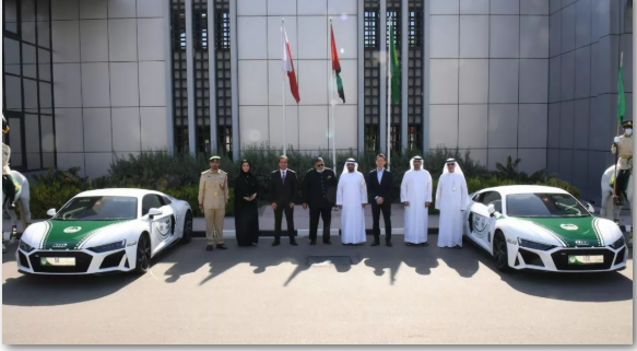 迪拜警方土豪车队又新增2辆超级跑车