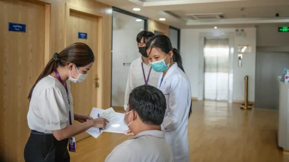 走进厚生眼科：中国人在柬埔寨开的眼科医院！