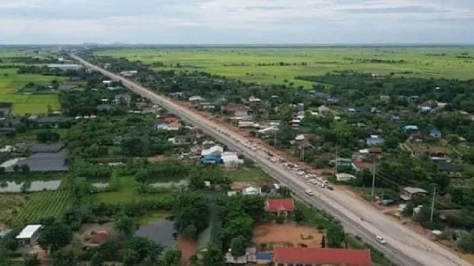 实居省长：越来越多的工厂在柬埔寨2个主要公路面世！