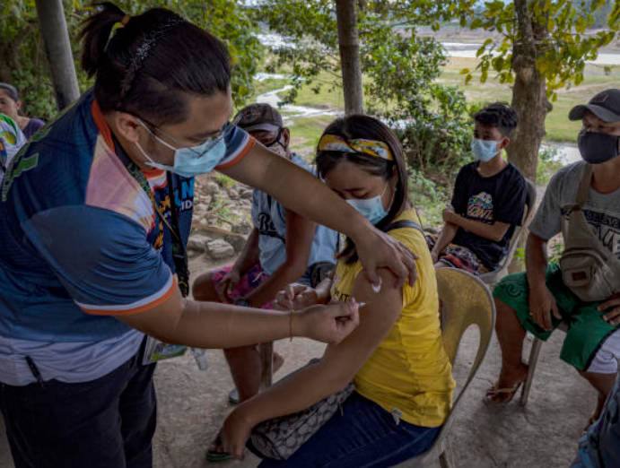 仍有8%的菲律宾人不愿意接种新冠疫苗！